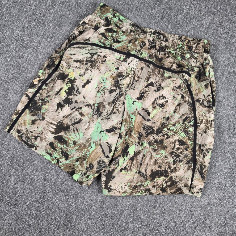 Lululemon Pace Breaker Shorts Mens S Green Camo Lined 6" Inseam Athletic Workout